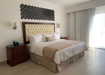 Real Hispano hotel thumbnail 4