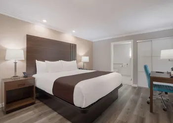 SureStay Plus By Best Western Upland Ontario North hotel thumbnail 5