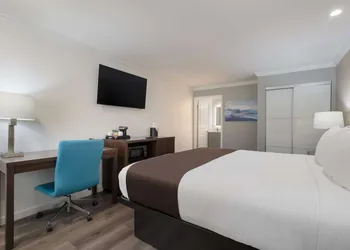 SureStay Plus By Best Western Upland Ontario North hotel thumbnail 7