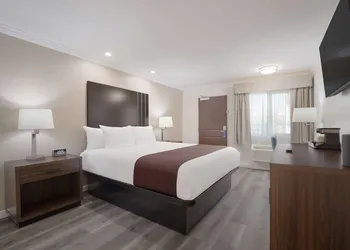 SureStay Plus By Best Western Upland Ontario North hotel thumbnail 8