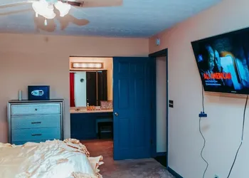 Sweet Home Georgia Luxury hotel thumbnail 4