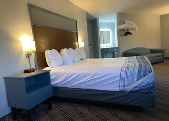AmericInn by Wyndham Ladysmith hotel thumbnail 5