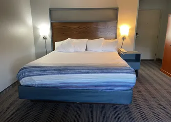 AmericInn by Wyndham Ladysmith hotel thumbnail 7