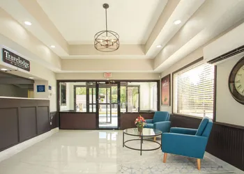 Travelodge by Wyndham Macon West hotel thumbnail 3