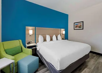 Best Western Plus Executive Residency Carlsbad Hotel hotel thumbnail 6