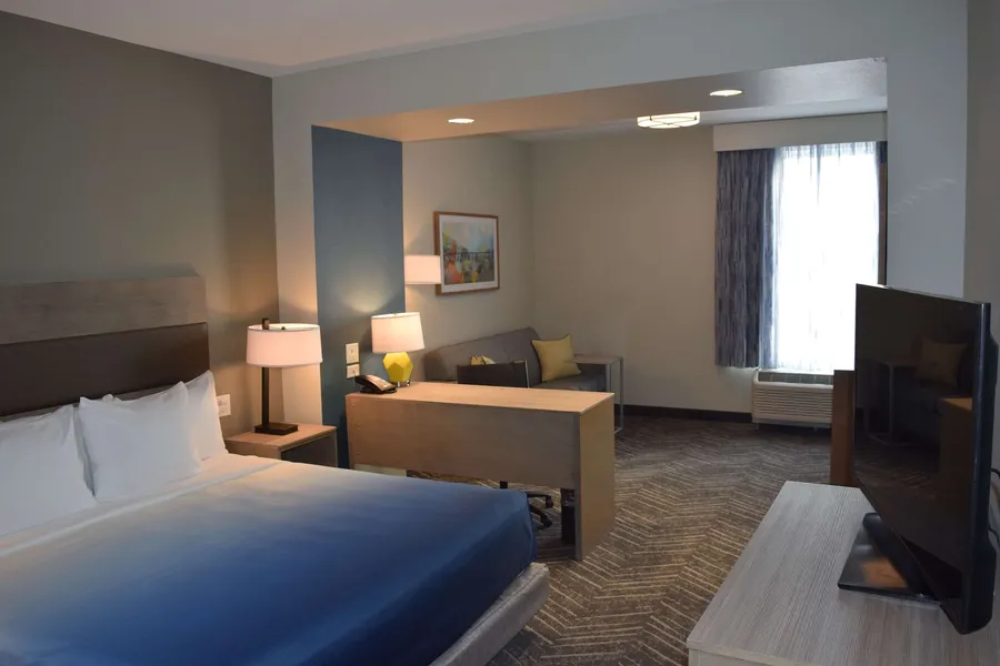La Quinta Inn & Suites by Wyndham Middletown-Goshen hotel detail image 6