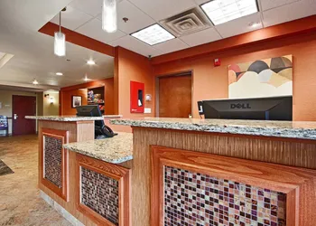 Comfort Inn & Suites Copley Akron hotel thumbnail 2