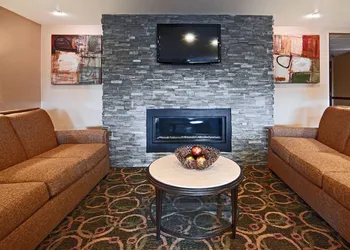 Comfort Inn & Suites Copley Akron hotel thumbnail 4