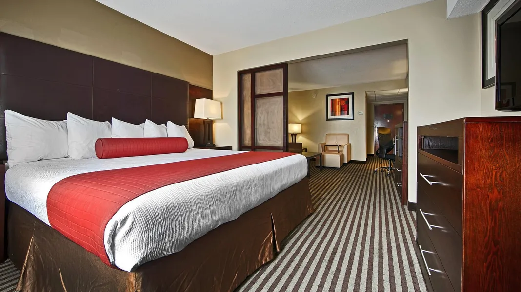 Comfort Inn & Suites Copley Akron hotel detail image 6