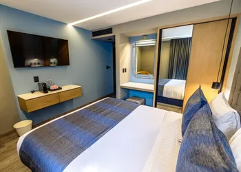 Alia Inn Boutique WTC hotel thumbnail 3