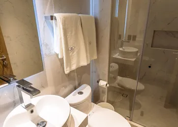 Alia Inn Boutique WTC hotel thumbnail 4