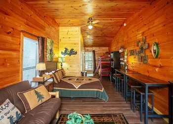 Bigfoot Lodge Room One hotel thumbnail 2