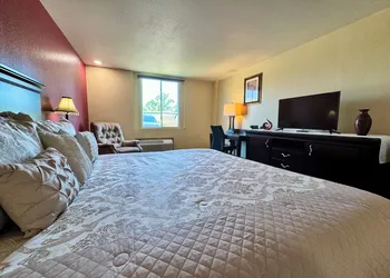 FairBridge Inn Express Hiawatha hotel thumbnail 7