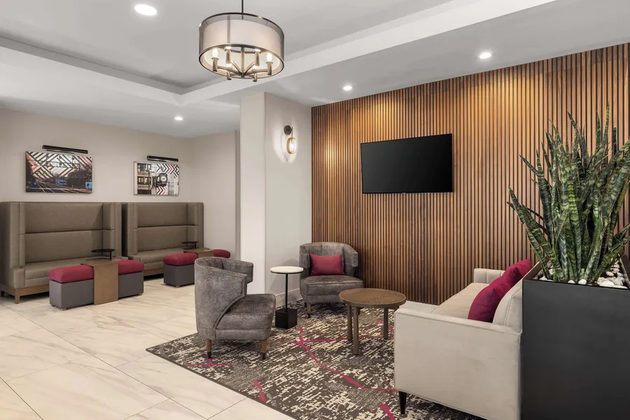 Hampton Inn & Suites Downers Grove Chicago hotel detail image 2