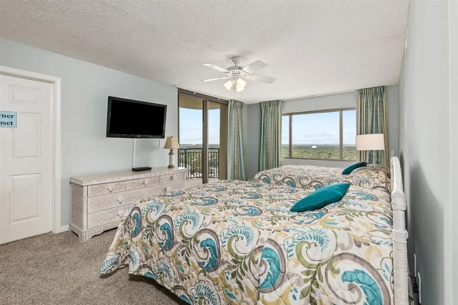 Brighton Tower 1909 3br 3ba Oceanfront 3 Bedroom Condo by RedAwning hotel detail image 2