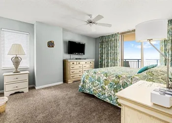 Brighton Tower 1909 3br 3ba Oceanfront 3 Bedroom Condo by RedAwning hotel thumbnail 5