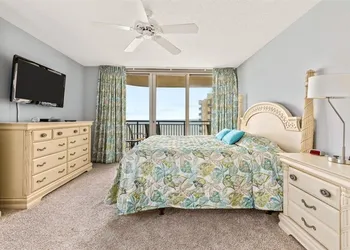 Brighton Tower 1909 3br 3ba Oceanfront 3 Bedroom Condo by RedAwning hotel thumbnail 6