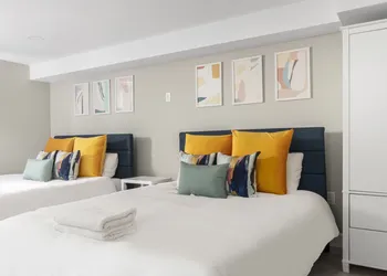 The Beverly hotel thumbnail 2