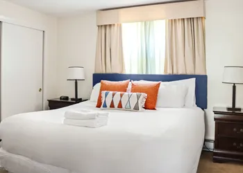 The Beverly hotel thumbnail 7