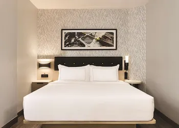 DoubleTree by Hilton New York Midtown Fifth Ave hotel thumbnail 8
