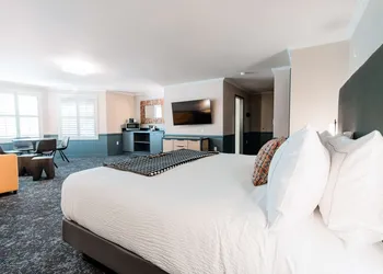 Hotel NoBo Cascade, Tapestry Collection by Hilton hotel thumbnail 4