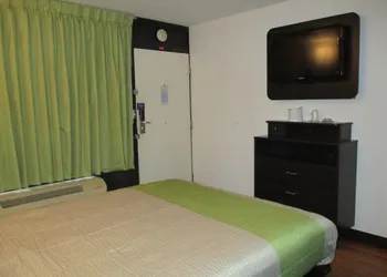 Studio 6 Little Rock, AR - West hotel thumbnail 4