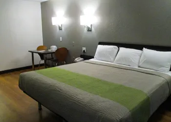 Studio 6 Little Rock, AR - West hotel thumbnail 7
