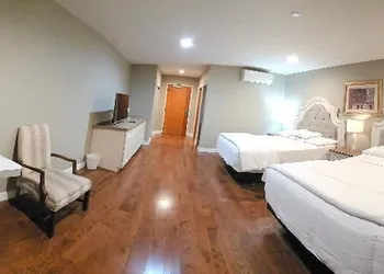 Lakeview Hotel hotel thumbnail 6