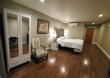 Lakeview Hotel hotel thumbnail 8
