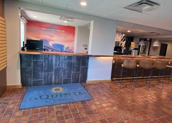 La Quinta Inn & Suites by Wyndham Tempe University / Phoenix hotel thumbnail 3