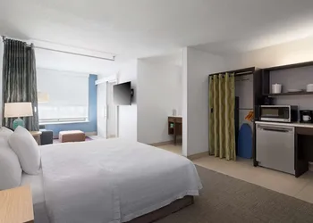 Home2 Suites by Hilton Indianapolis Keystone Crossing hotel thumbnail 4