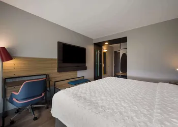 Tru By Hilton Novi Detroit hotel thumbnail 8