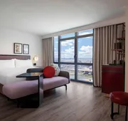 Renaissance New York Flushing Hotel at Tangram hotel detail image 4