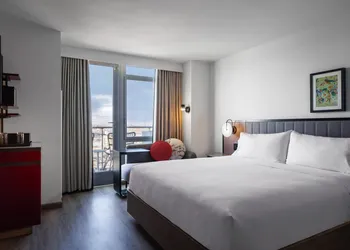 Renaissance New York Flushing Hotel at Tangram hotel thumbnail 5