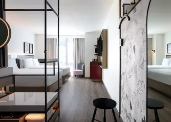 Renaissance New York Flushing Hotel at Tangram hotel thumbnail 7