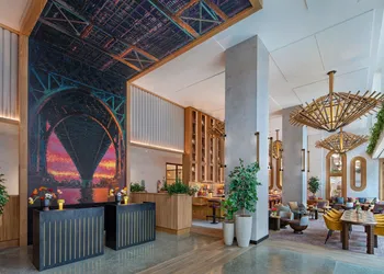 Moxy Brooklyn Williamsburg hotel thumbnail 3