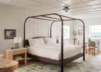 Canoe Place Inn and Cottages hotel thumbnail 6