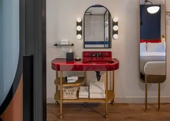 Moxy NYC Lower East Side hotel thumbnail 7