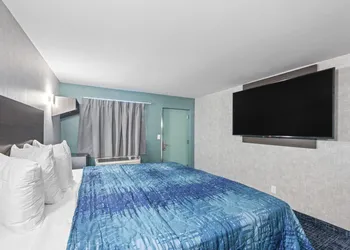 Hotel Opus Bronx hotel thumbnail 3