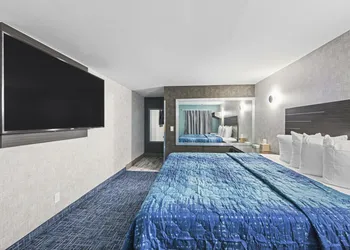 Hotel Opus Bronx hotel thumbnail 4