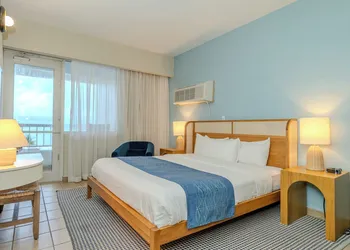 Comfort Inn & Suites Levittown hotel thumbnail 5