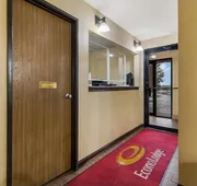 Econo Lodge Inn & Suites Yankton hotel detail image 3