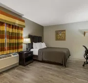 Econo Lodge Inn & Suites Yankton hotel detail image 7