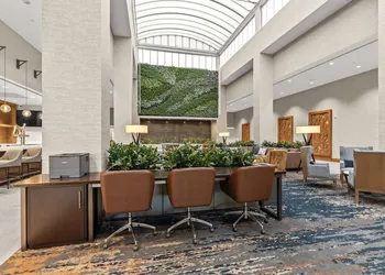 Embassy Suites by Hilton Irving Las Colinas hotel thumbnail 4
