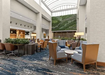 Embassy Suites by Hilton Irving Las Colinas hotel thumbnail 8