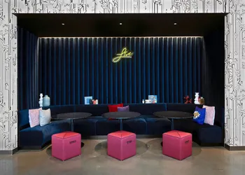 Aloft Kansas City Country Club Plaza hotel thumbnail 2
