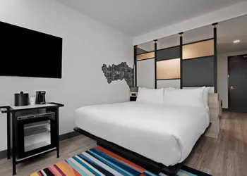 Aloft Kansas City Country Club Plaza hotel thumbnail 4