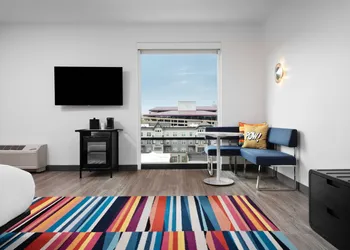 Aloft Kansas City Country Club Plaza hotel thumbnail 8