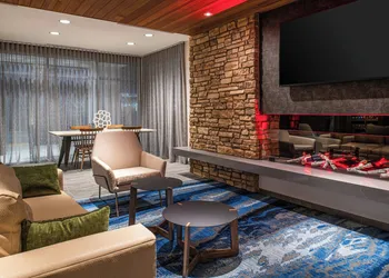 Fairfield by Marriott Inn & Suites Winters Davis hotel thumbnail 2