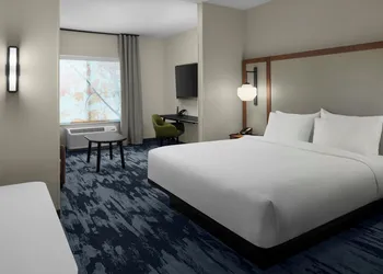Fairfield by Marriott Inn & Suites Winters Davis hotel thumbnail 6